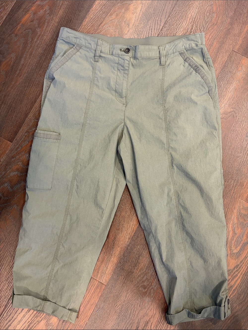 Chico’s Women’s Olive Green Casual Cargo Pants - size 10